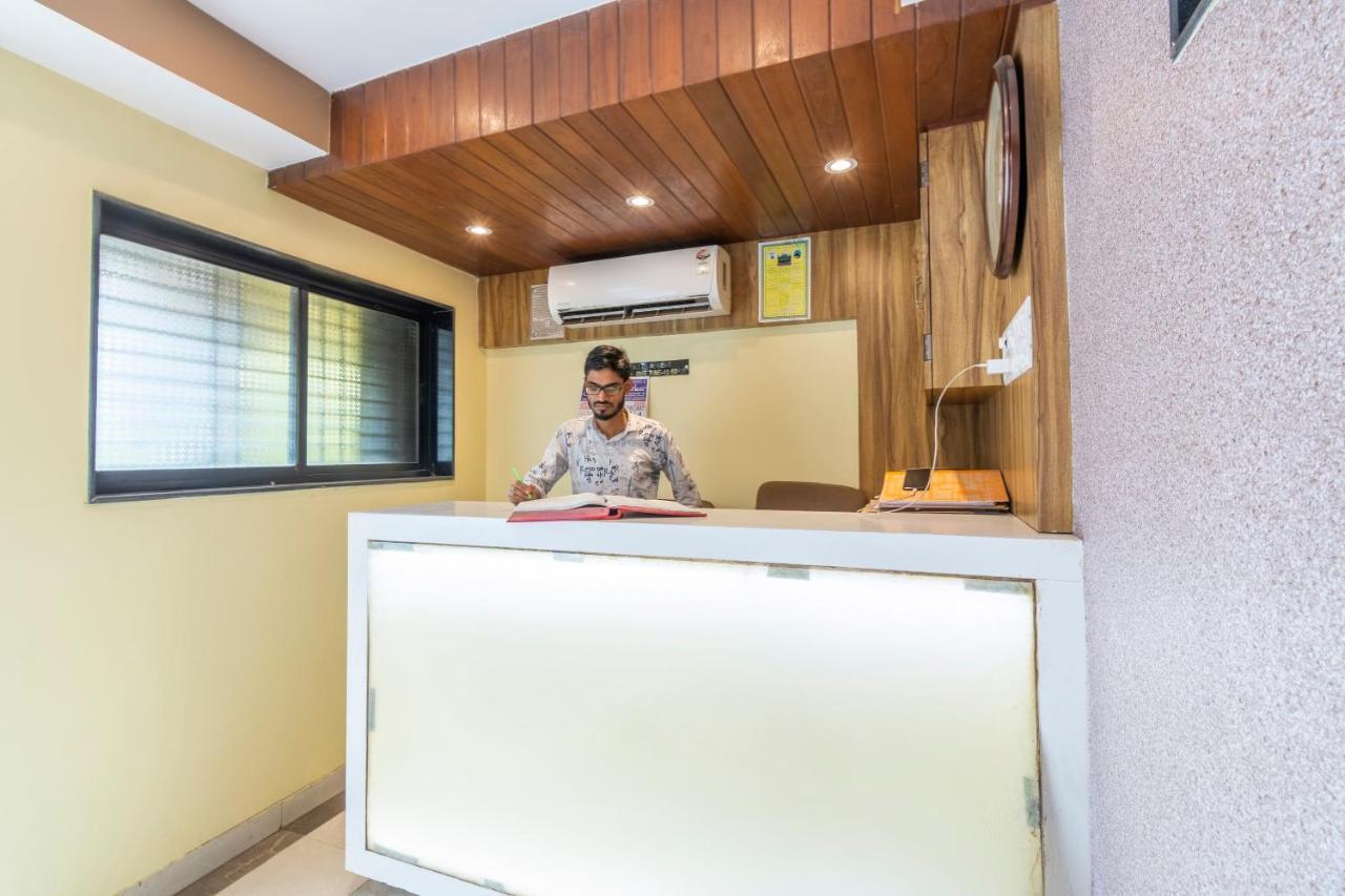 Oyo 69377 Hotel Ruby Βομβάη Εξωτερικό φωτογραφία